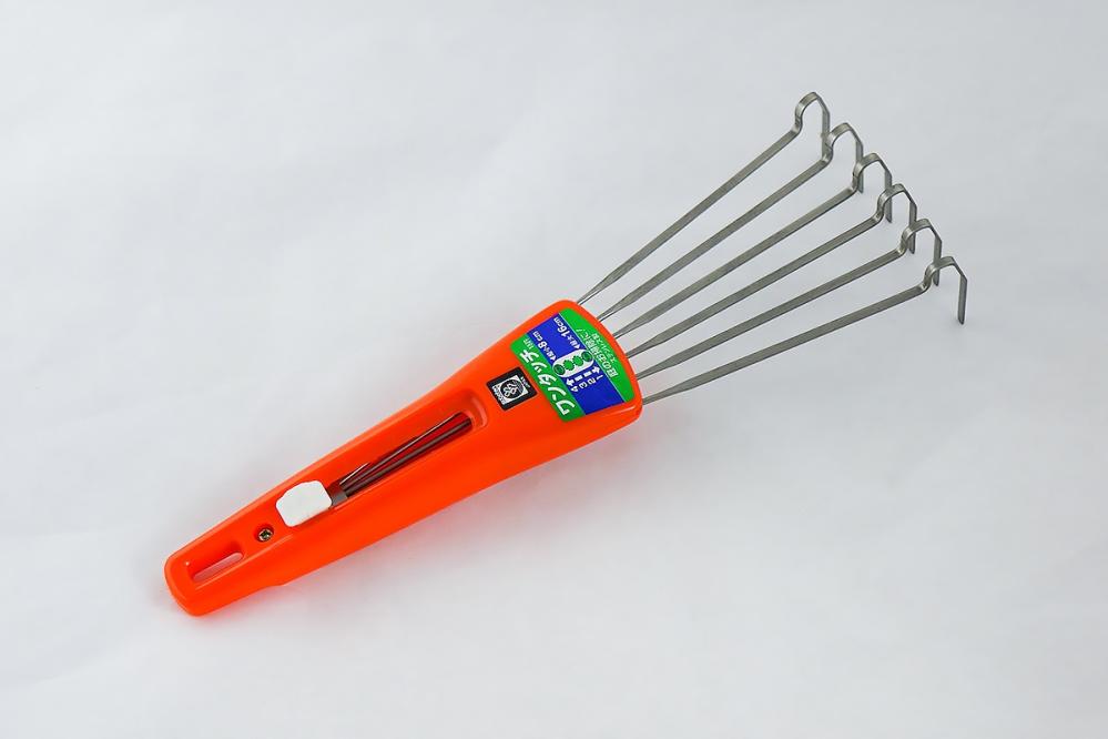 One Touch Extendable Rake Clean Up & Organization